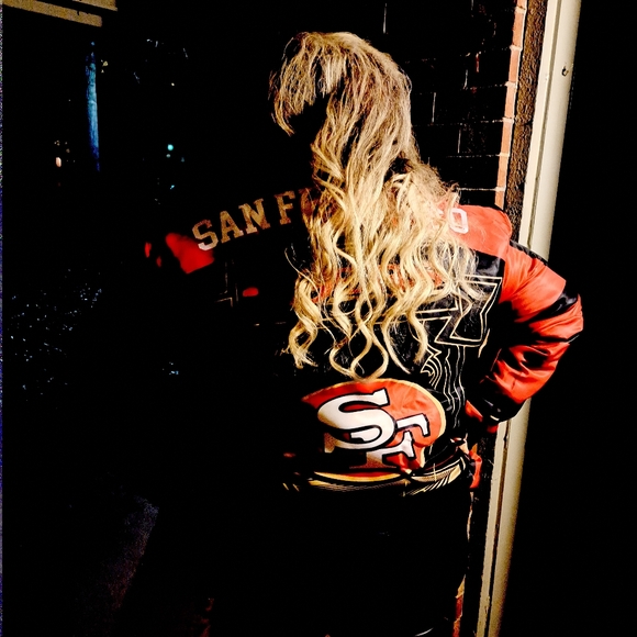 Meet your Poshers, Christina & Brian - Picture 3 of 6